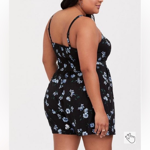 Torrid Challis Floral Spring Summer Black Romper Sz 1 - Picture 3 of 14